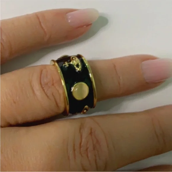 Vivienne Westwood gold and black enamel logo Ring - Picture 5 of 9